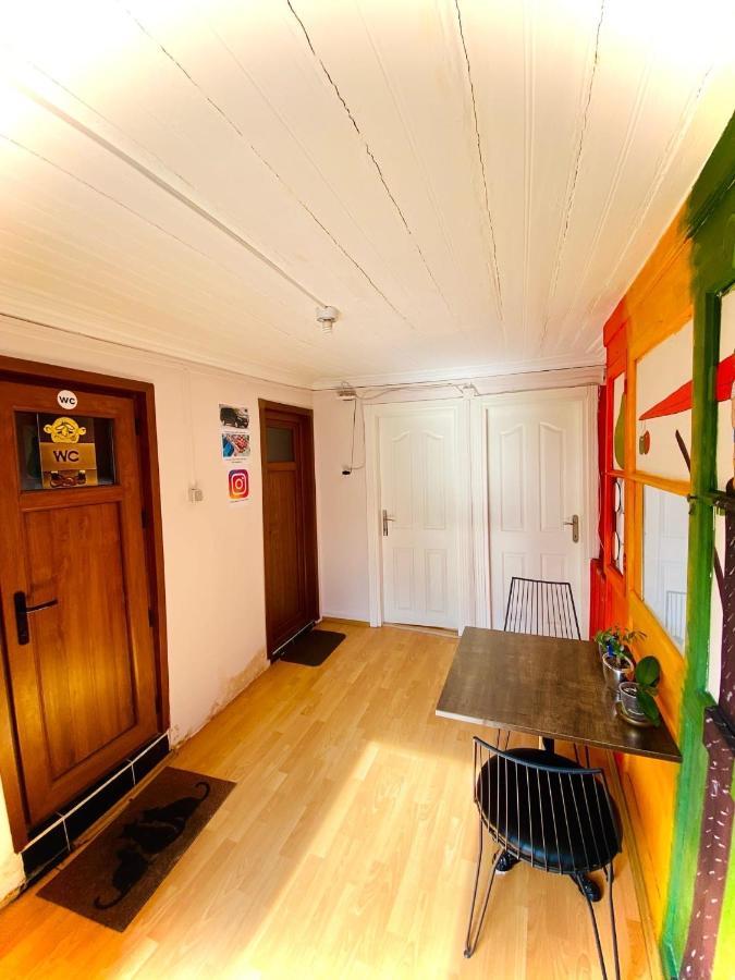 Taksim Wooden House Hostel Istambul Exterior foto