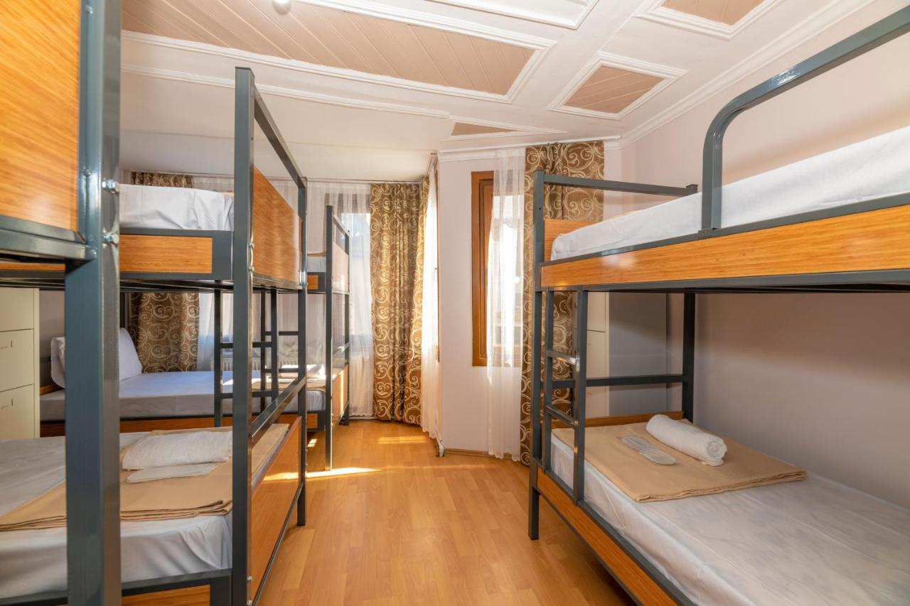 Taksim Wooden House Hostel Istambul Exterior foto