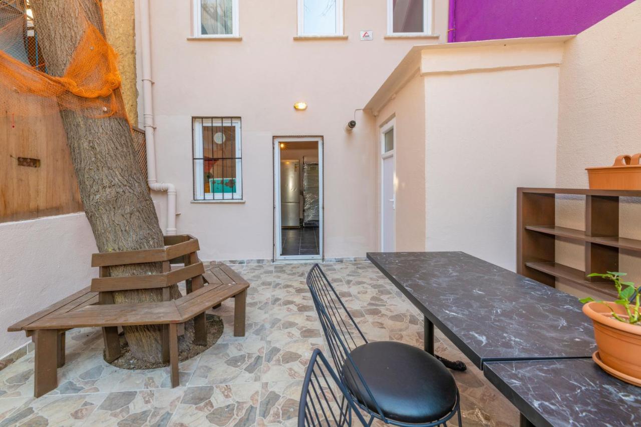 Taksim Wooden House Hostel Istambul Exterior foto
