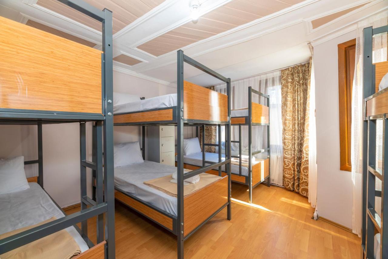 Taksim Wooden House Hostel Istambul Exterior foto